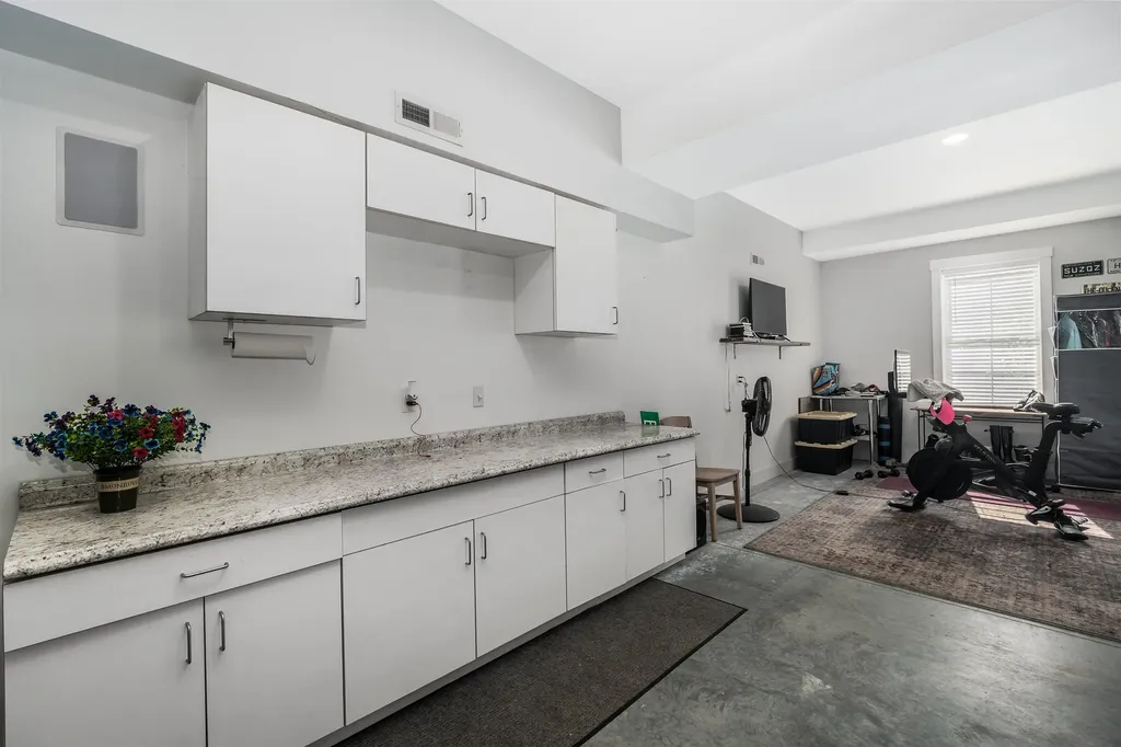 87 South Main Street Concord NH 03301-4828