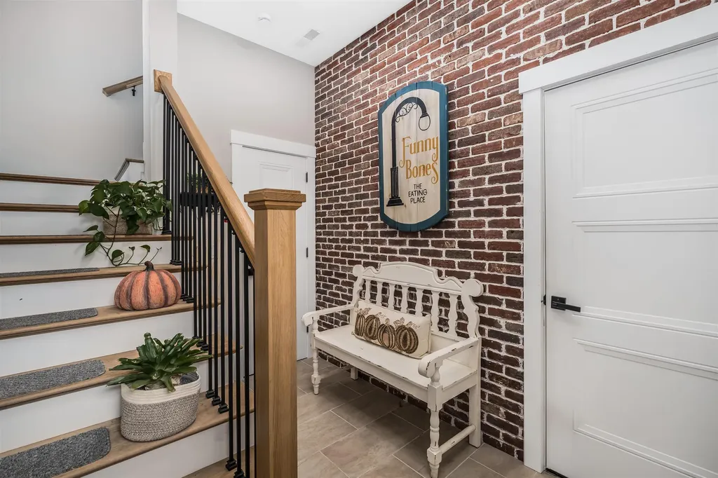 87 South Main Street Concord NH 03301-4828