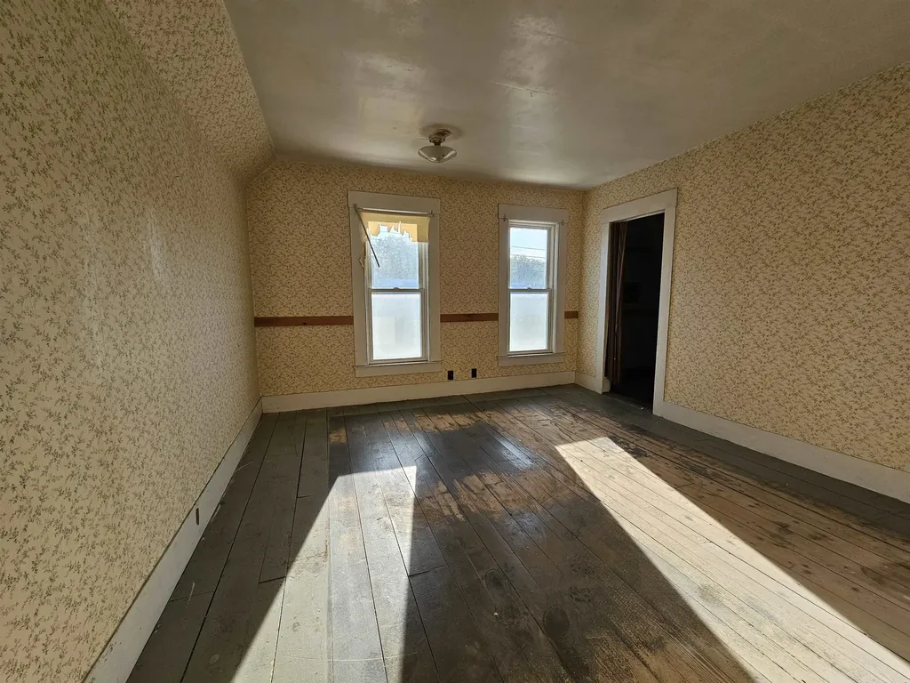 104 Vt 5a Burke VT 05871