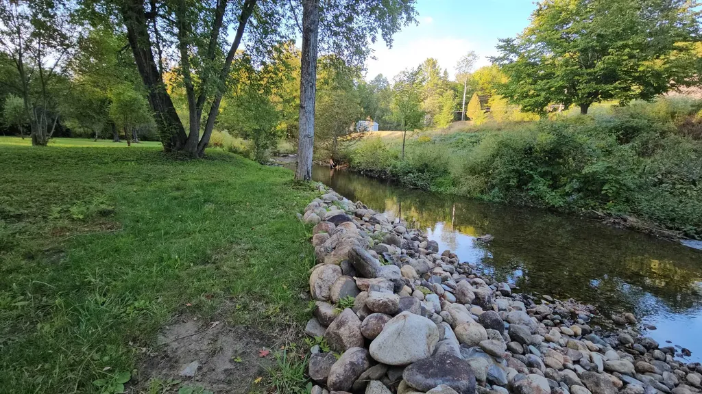 104 Vt 5a Burke VT 05871