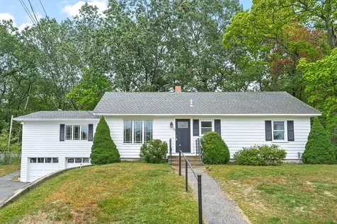 13 Phillips Drive Hudson NH 03051