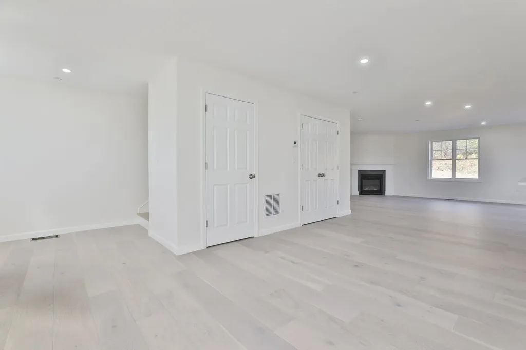 23 Autumn Lane Raymond NH 03077