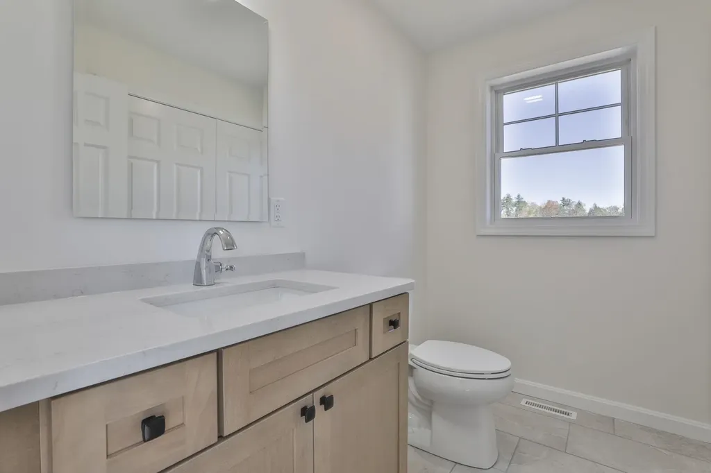 23 Autumn Lane Raymond NH 03077