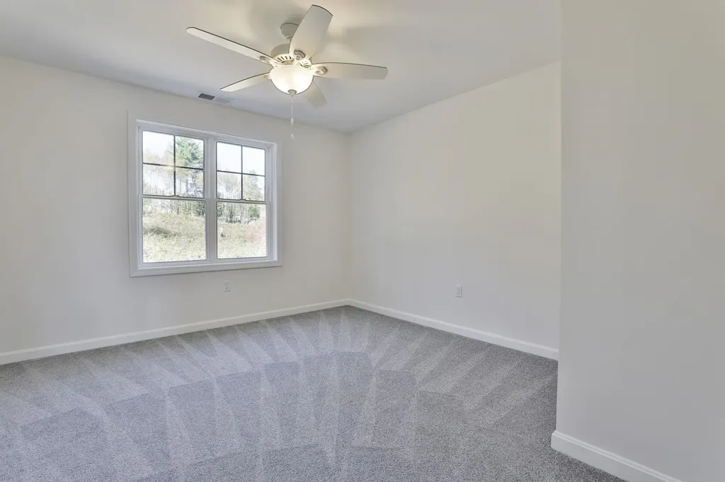 23 Autumn Lane Raymond NH 03077