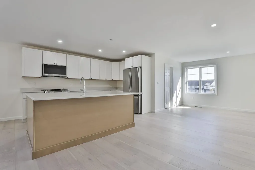 23 Autumn Lane Raymond NH 03077