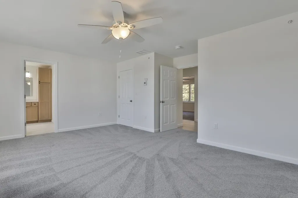 23 Autumn Lane Raymond NH 03077