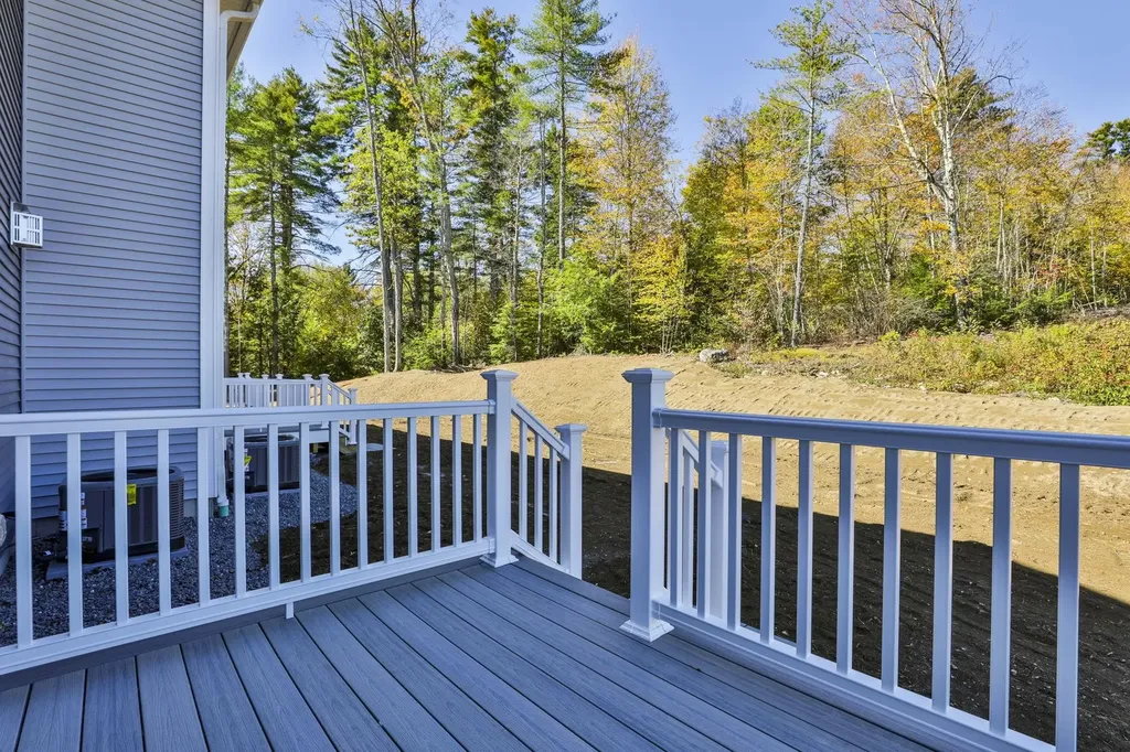 23 Autumn Lane Raymond NH 03077