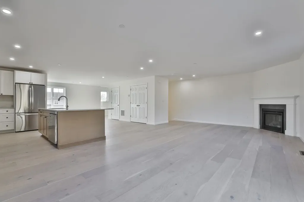 23 Autumn Lane Raymond NH 03077