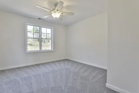 23 Autumn Lane Raymond NH 03077