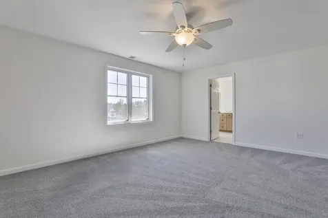 23 Autumn Lane Raymond NH 03077