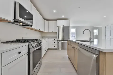 23 Autumn Lane Raymond NH 03077