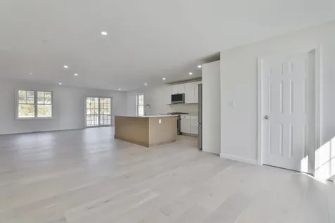 23 Autumn Lane Raymond NH 03077