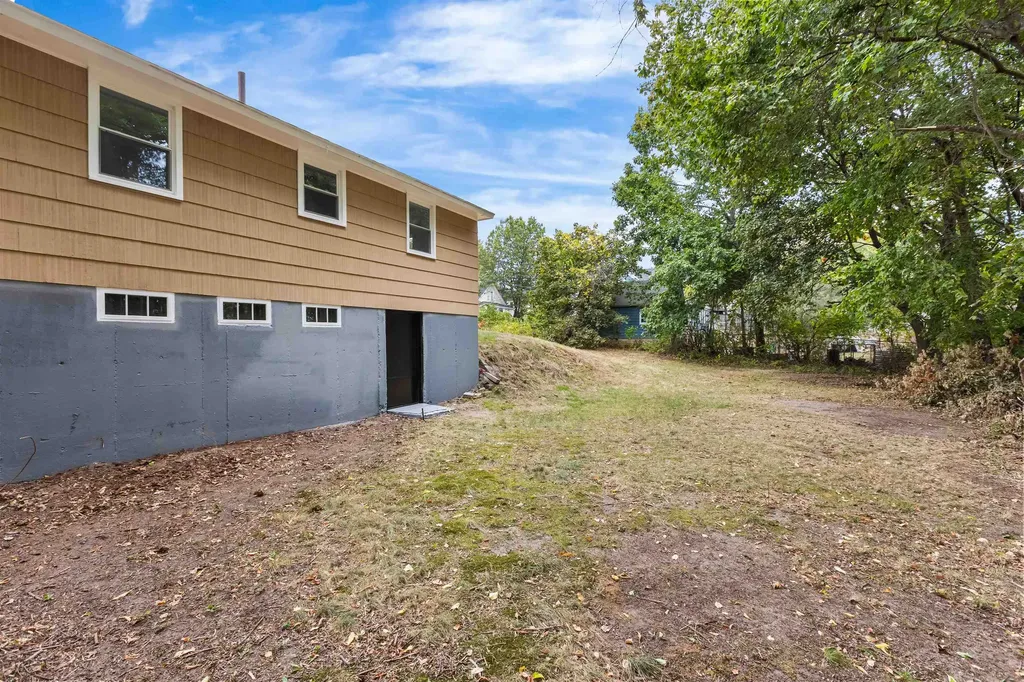 133 Bismark Street Manchester NH 03102