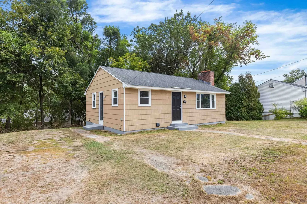 133 Bismark Street Manchester NH 03102