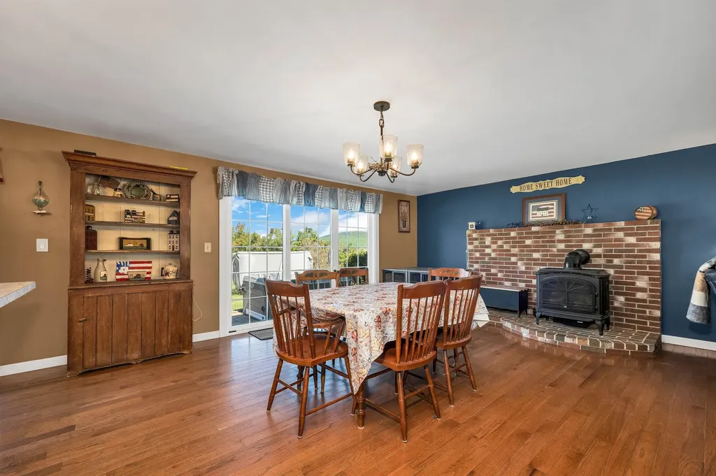 22 N Town Farm Road Oxford ME 04270