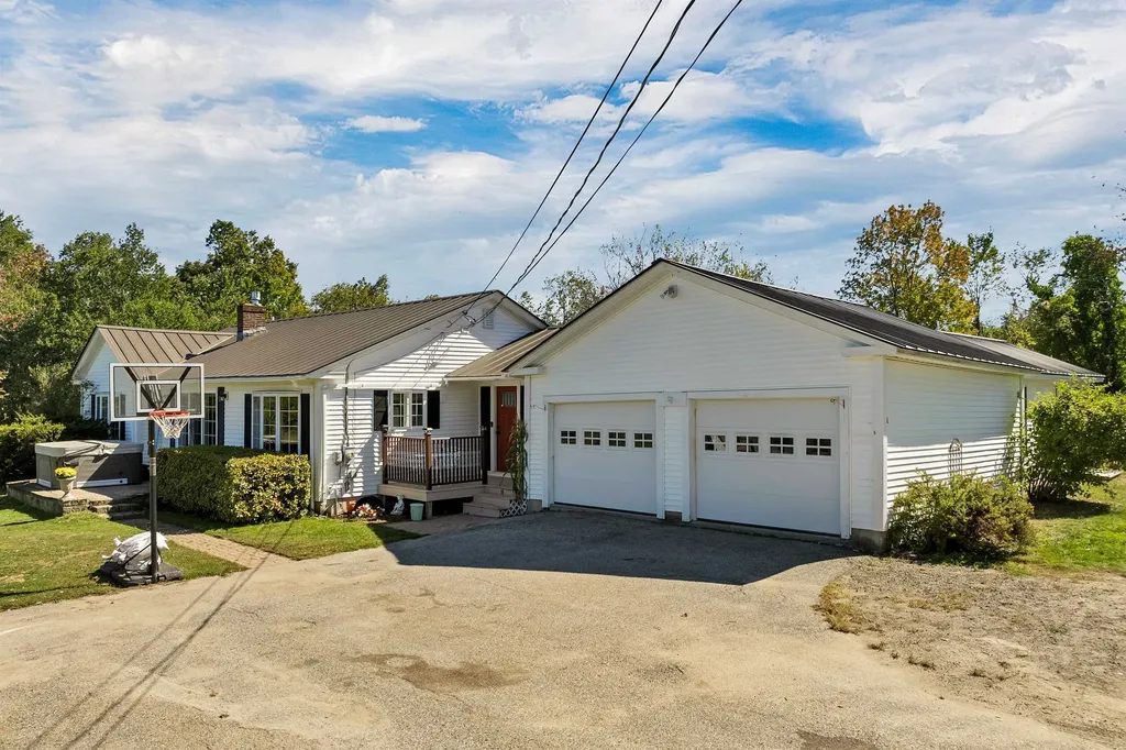 22 N Town Farm Road Oxford ME 04270