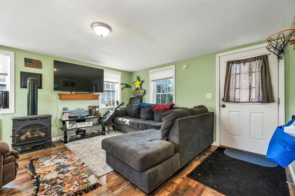 22 N Town Farm Road Oxford ME 04270