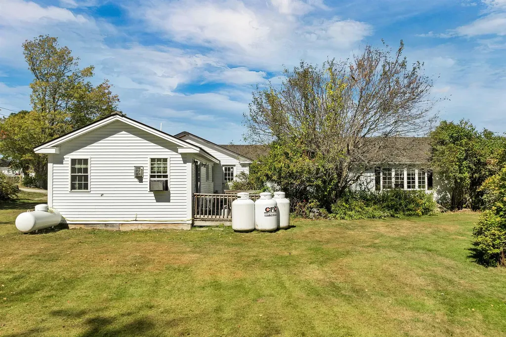 22 N Town Farm Road Oxford ME 04270