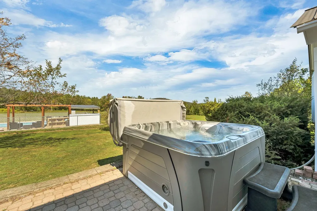 22 N Town Farm Road Oxford ME 04270