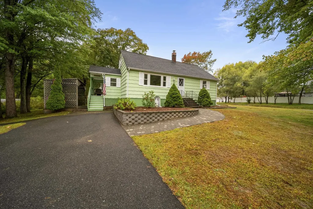 25 Marie Avenue Salem NH 03079