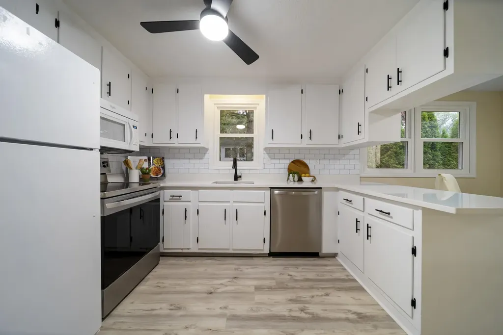 25 Marie Avenue Salem NH 03079