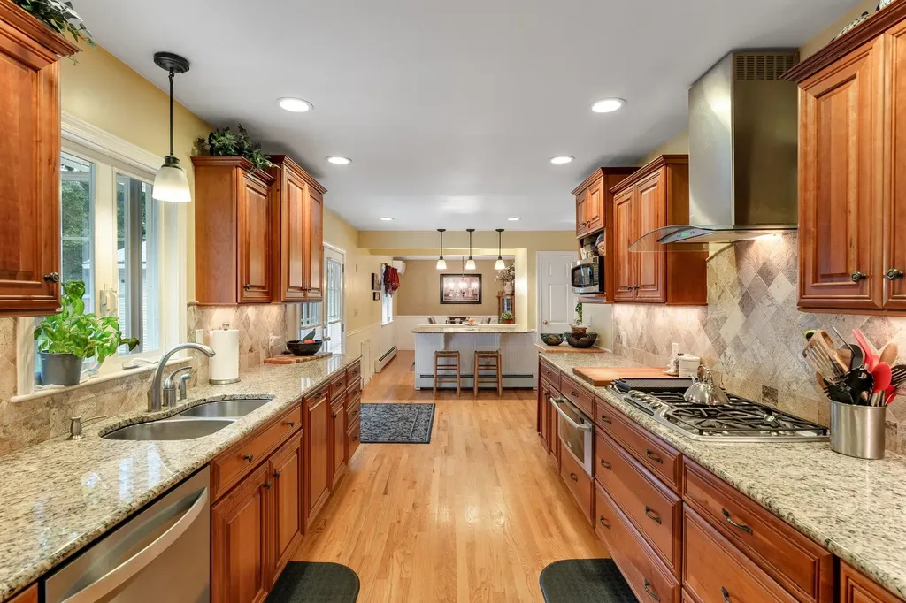 174 Cobbleview Drive Colchester VT 05446