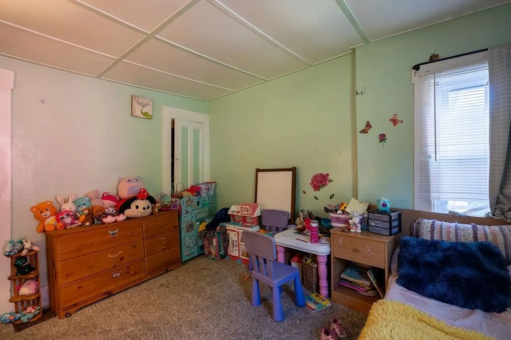 147 Middle Road Deerfield NH 03037