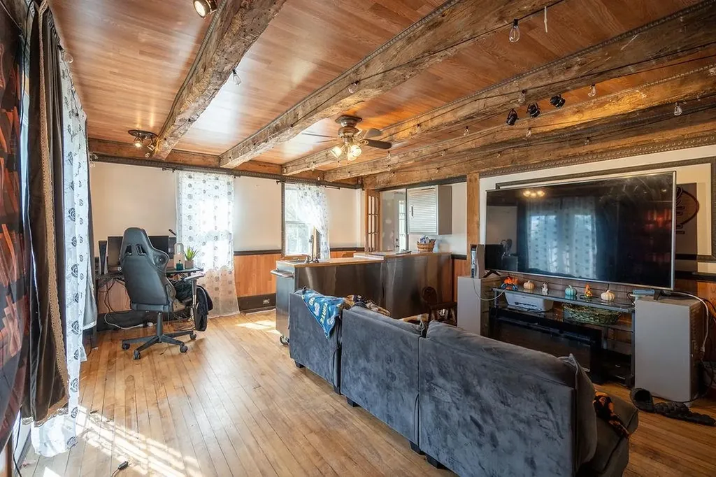 147 Middle Road Deerfield NH 03037