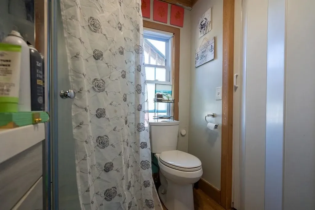 147 Middle Road Deerfield NH 03037