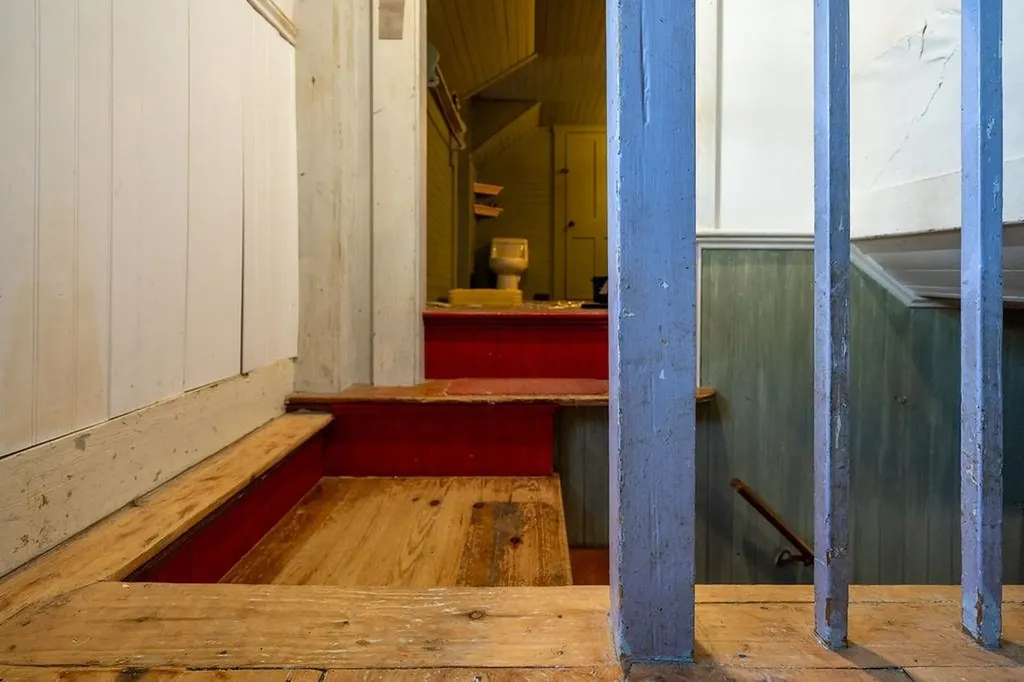 147 Middle Road Deerfield NH 03037