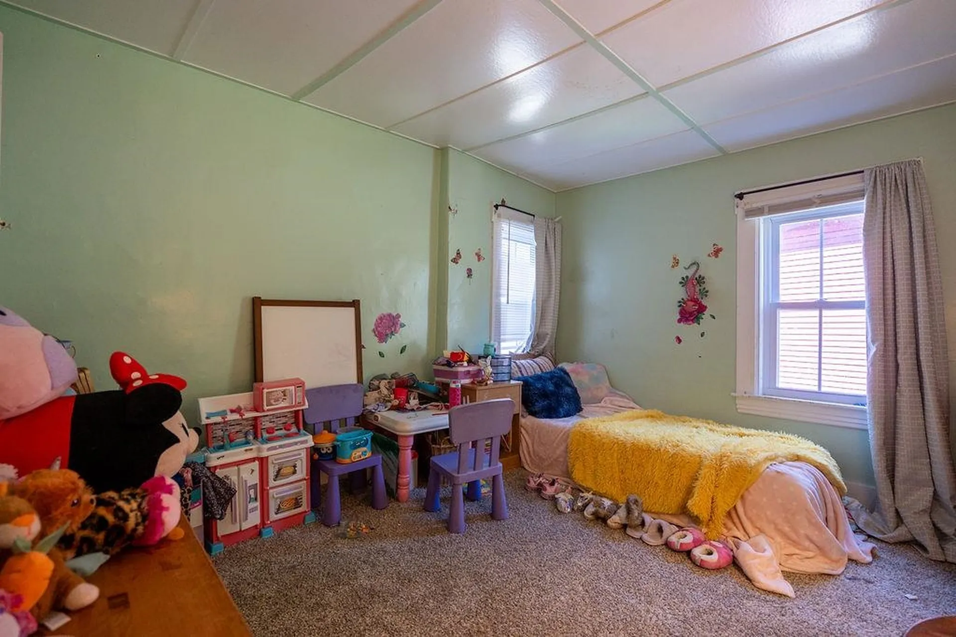 147 Middle Road Deerfield NH 03037