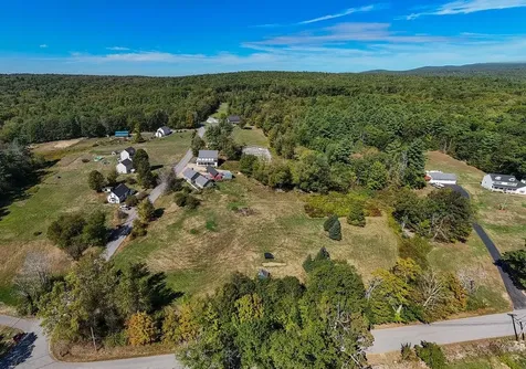 147 Middle Road Deerfield NH 03037