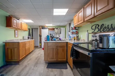 147 Middle Road Deerfield NH 03037