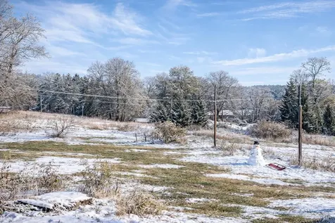 147 Middle Road Deerfield NH 03037