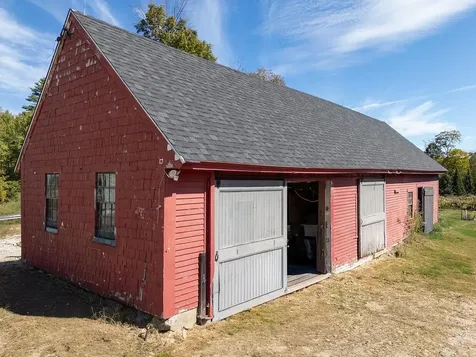 147 Middle Road Deerfield NH 03037