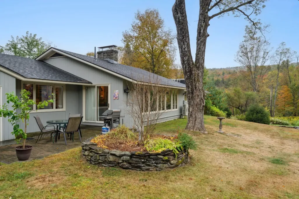 1547 Vt Route 131 Weathersfield VT 05151