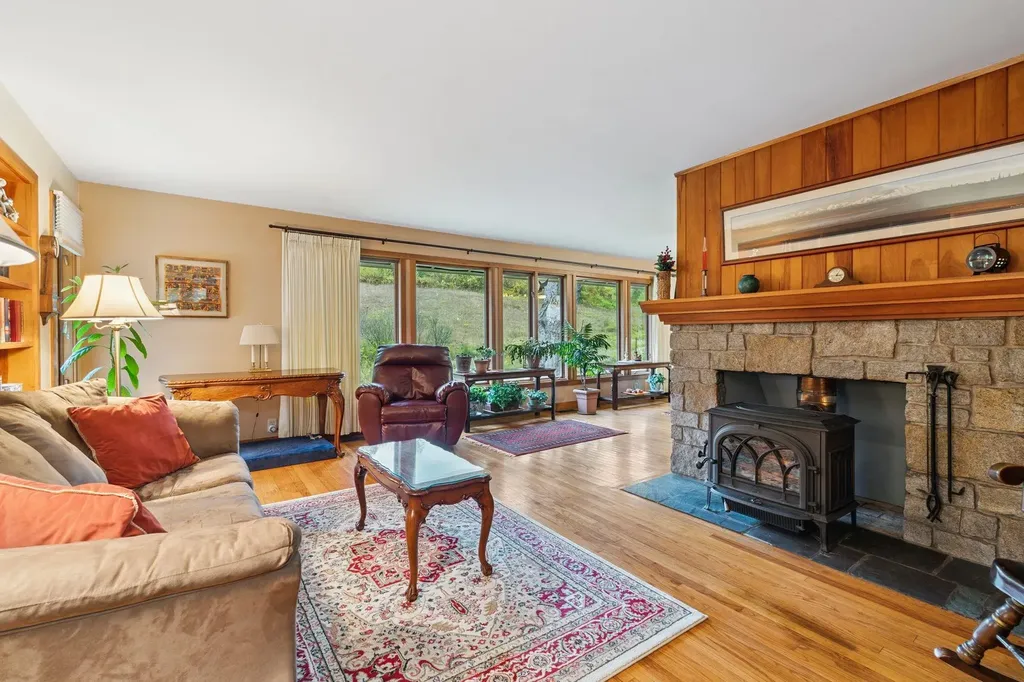 1547 Vt Route 131 Weathersfield VT 05151