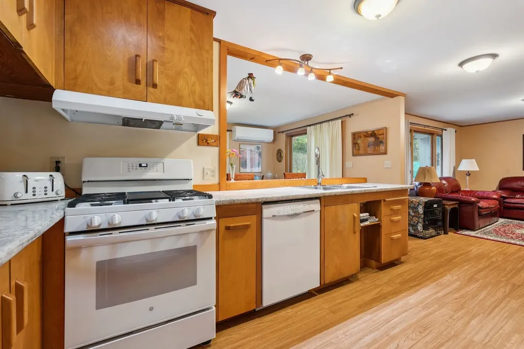 1547 Vt Route 131 Weathersfield VT 05151