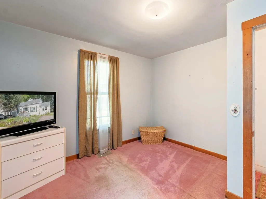 76 Woodbury Road Burlington VT 05408