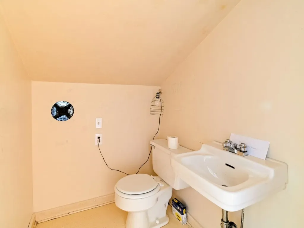 76 Woodbury Road Burlington VT 05408