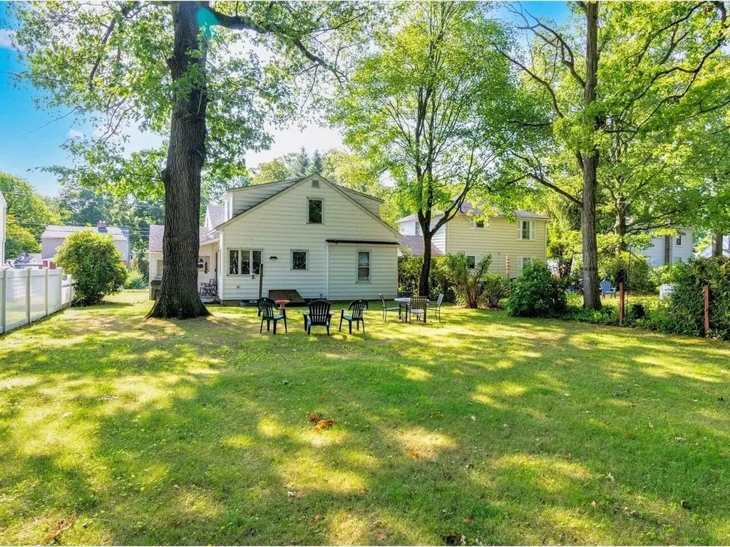 76 Woodbury Road Burlington VT 05408