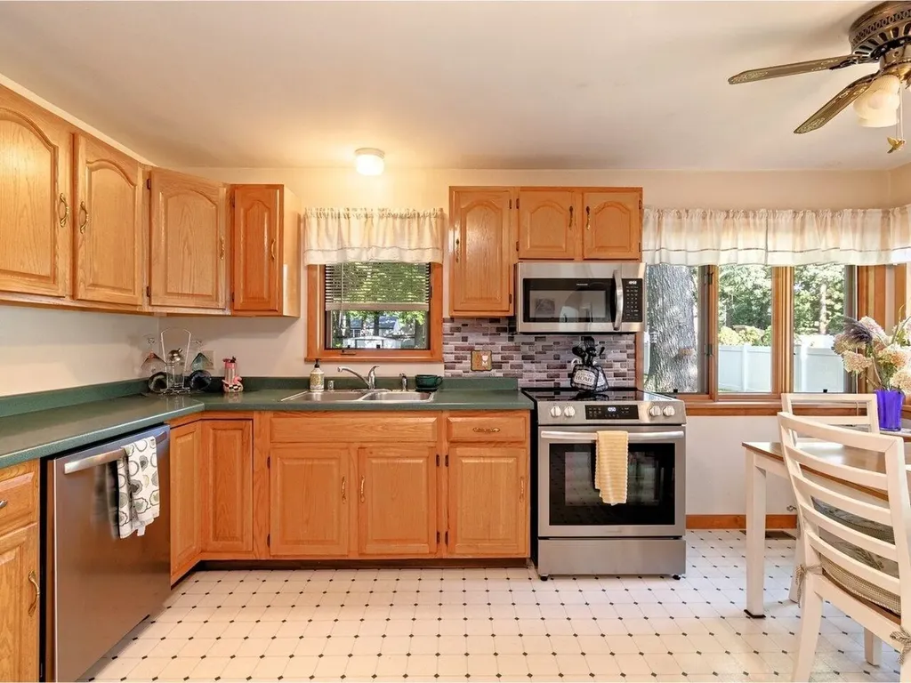 76 Woodbury Road Burlington VT 05408