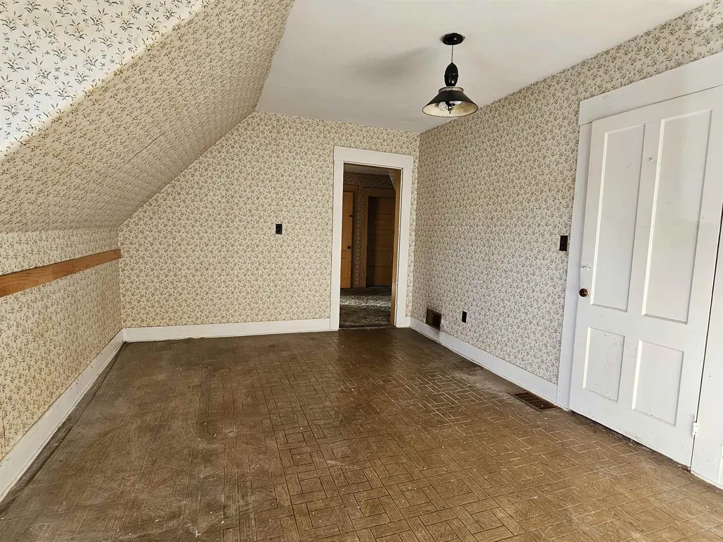 104 Vt 5a Burke VT 05871