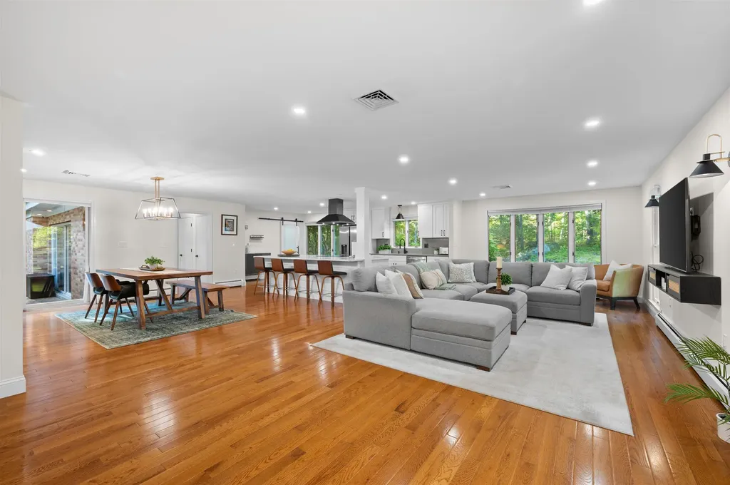 16 Hemlock Hill Road Amherst NH 03031