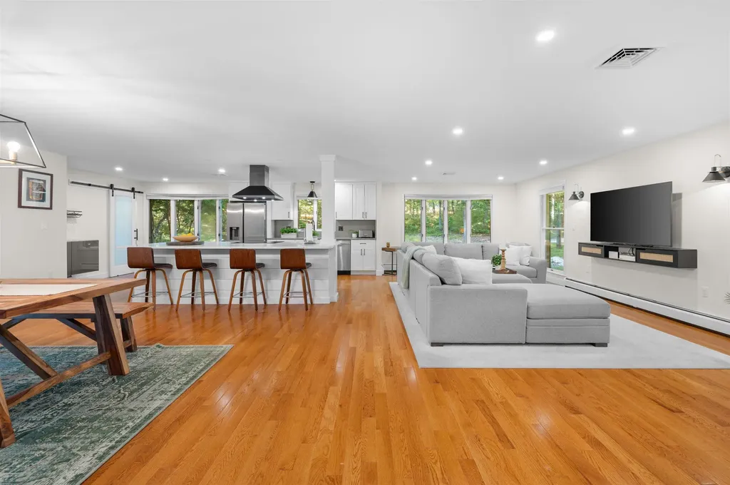 16 Hemlock Hill Road Amherst NH 03031