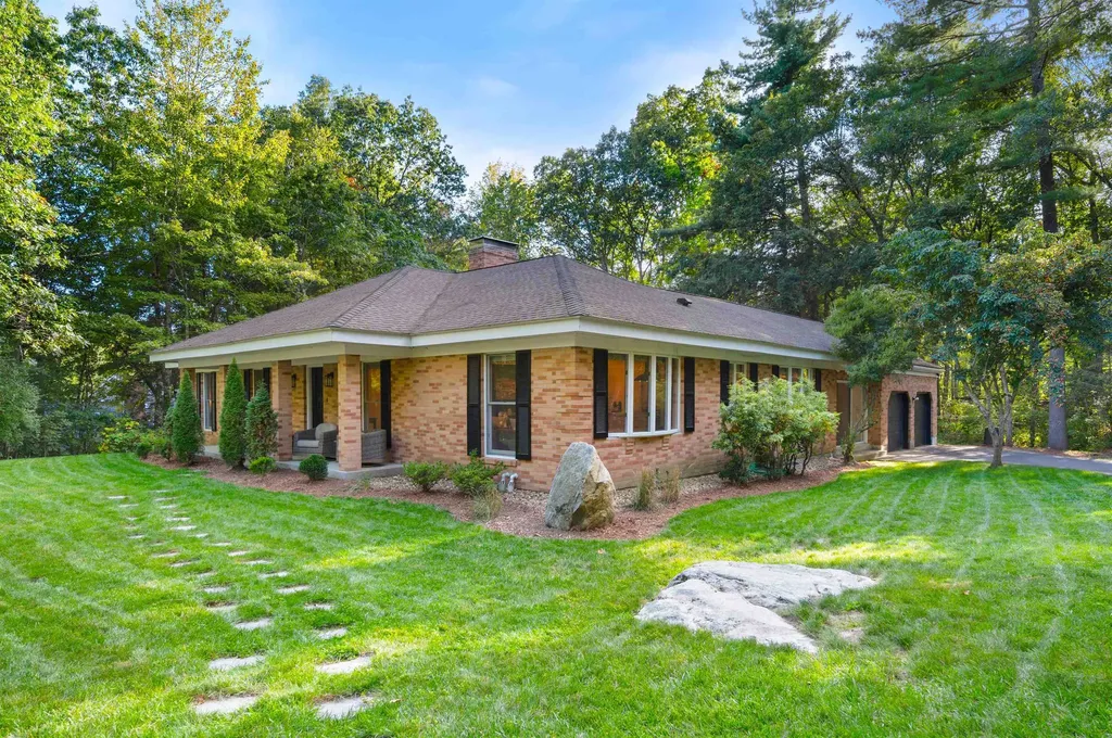 16 Hemlock Hill Road Amherst NH 03031