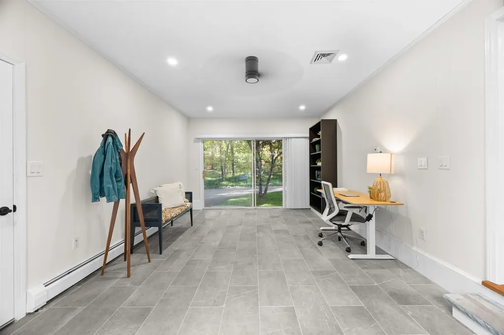 16 Hemlock Hill Road Amherst NH 03031