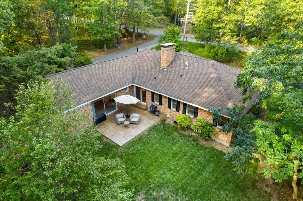 16 Hemlock Hill Road Amherst NH 03031