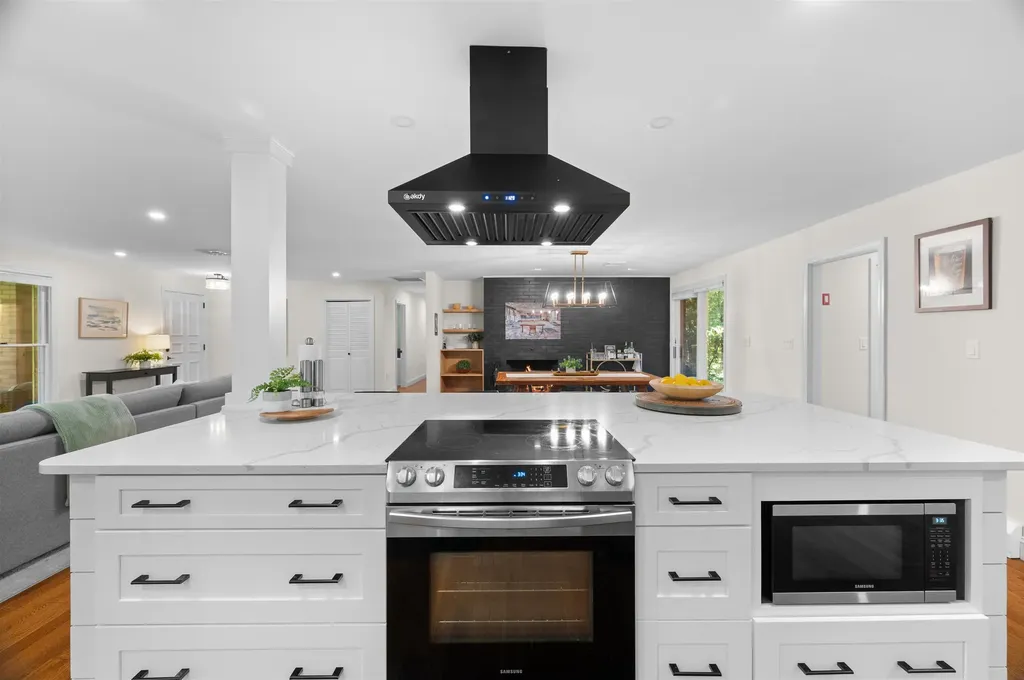 16 Hemlock Hill Road Amherst NH 03031