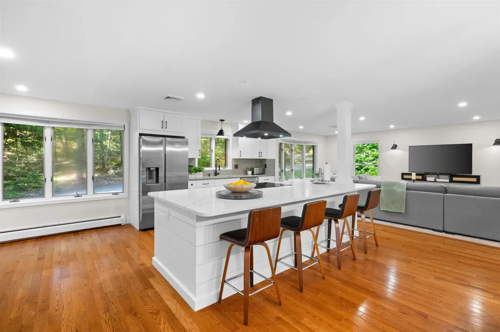 16 Hemlock Hill Road Amherst NH 03031